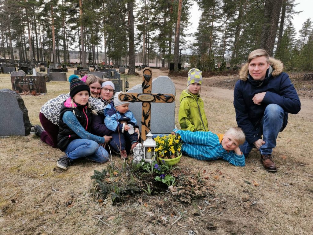 Perhe-elämä on vaikea aihe journalismille (Kaleva&nbsp;21.3.2021)